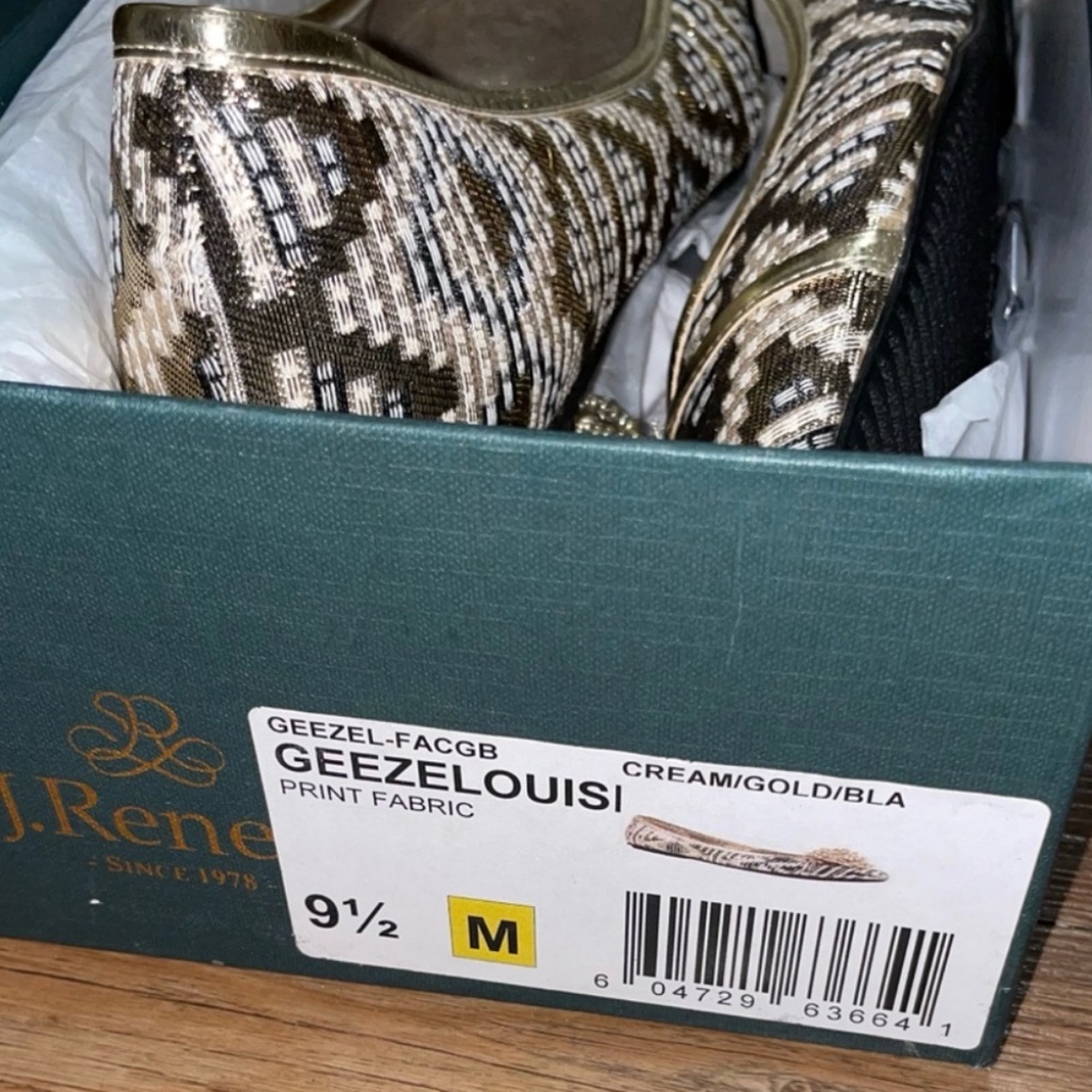 J. Reneé | Geezelouisi Cream Gold Print Flats - Picture 2 of 6